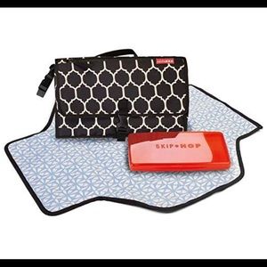 Skip Hop Diaper Clutch like new